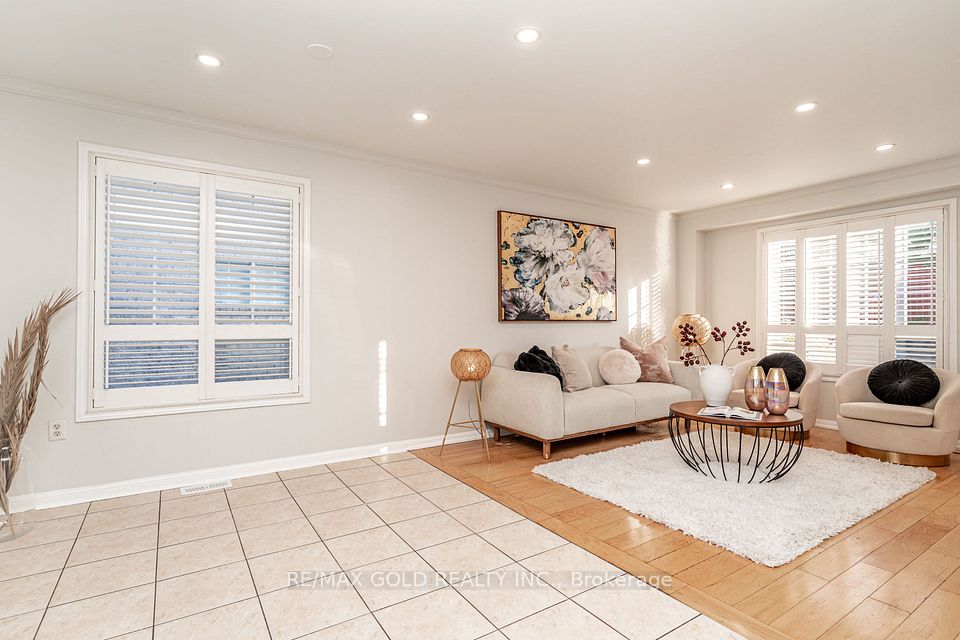 34 Jingle Crescent, Brampton, ON L6S 0B2 17
