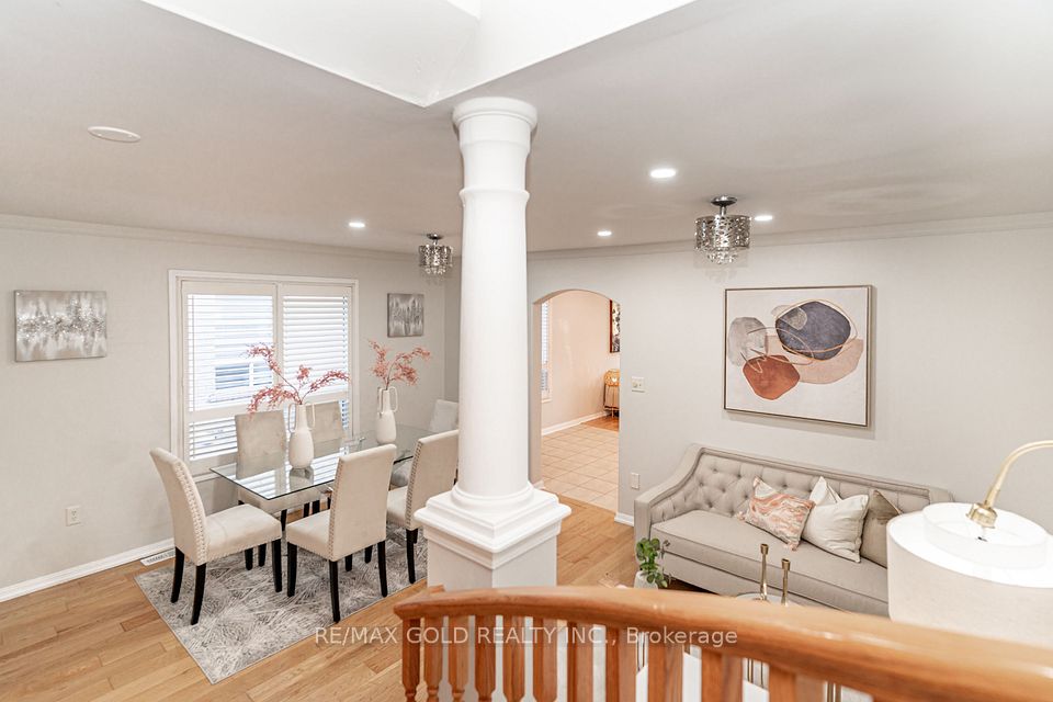 34 Jingle Crescent, Brampton, ON L6S 0B2 22