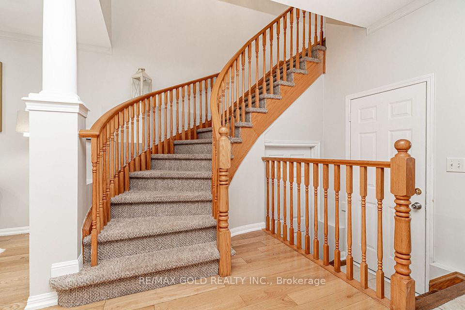 34 Jingle Crescent, Brampton, ON L6S 0B2 23