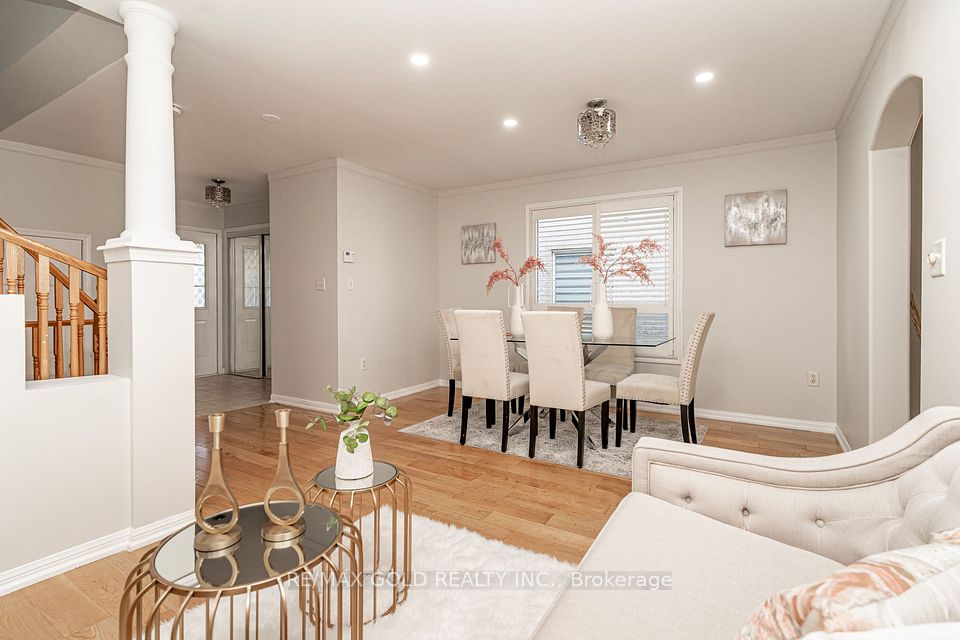 34 Jingle Crescent, Brampton, ON L6S 0B2 8