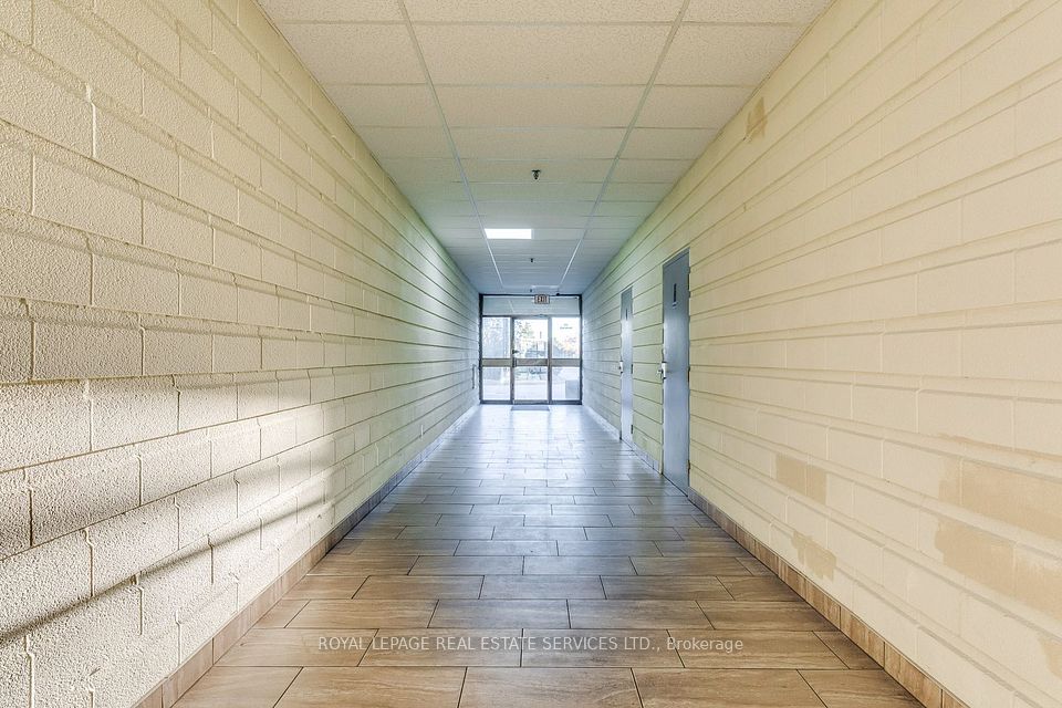 557 Dixon Road, Toronto, ON M9W 6K1 11