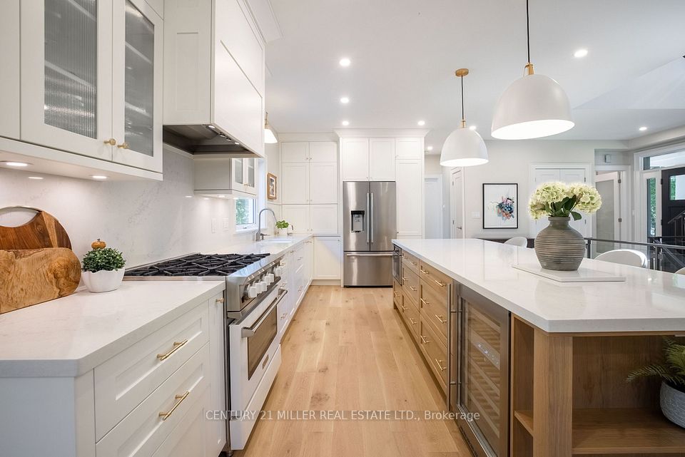 407 Maple Grove Drive, Oakville, ON L6J 4V8 12
