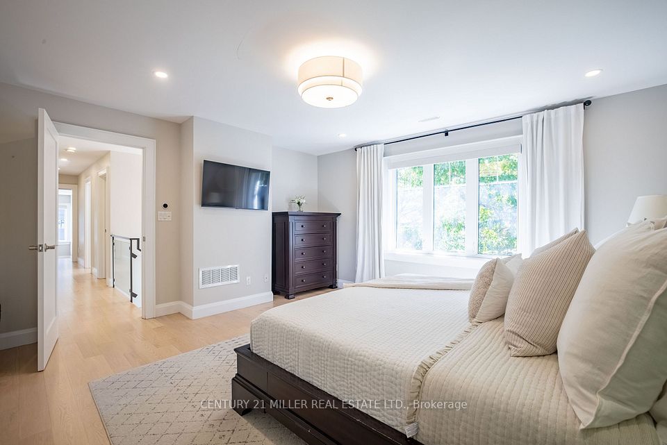 407 Maple Grove Drive, Oakville, ON L6J 4V8 23