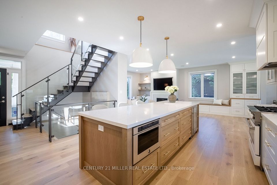 407 Maple Grove Drive, Oakville, ON L6J 4V8 13
