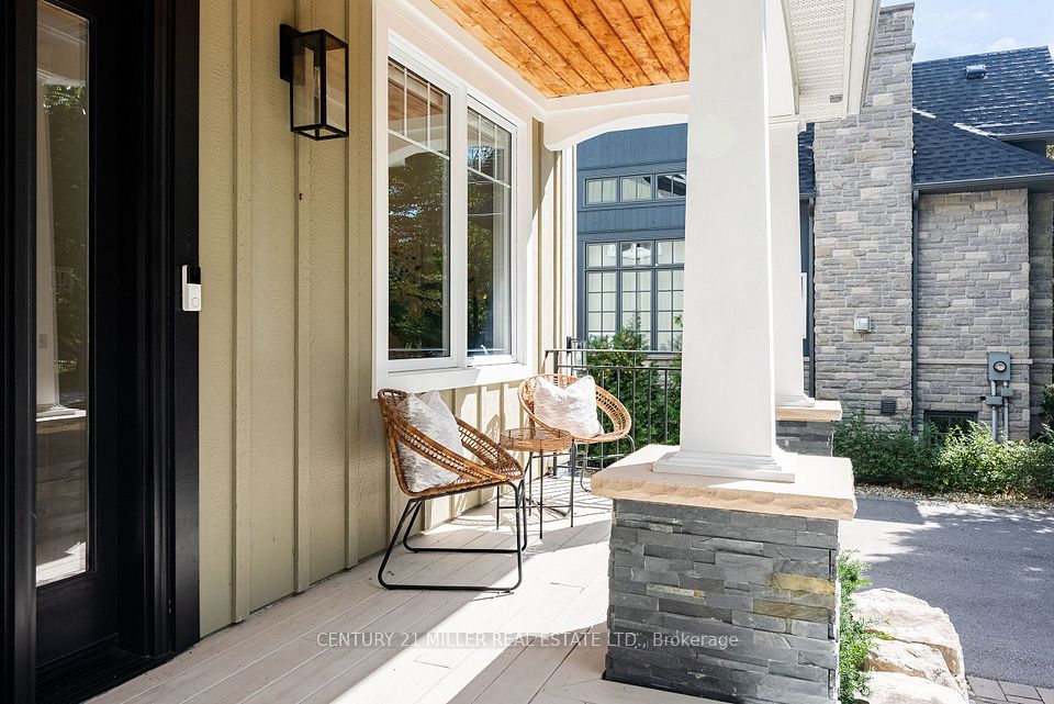 407 Maple Grove Drive, Oakville, ON L6J 4V8 7