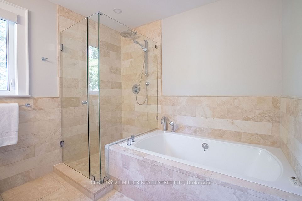 407 Maple Grove Drive, Oakville, ON L6J 4V8 25