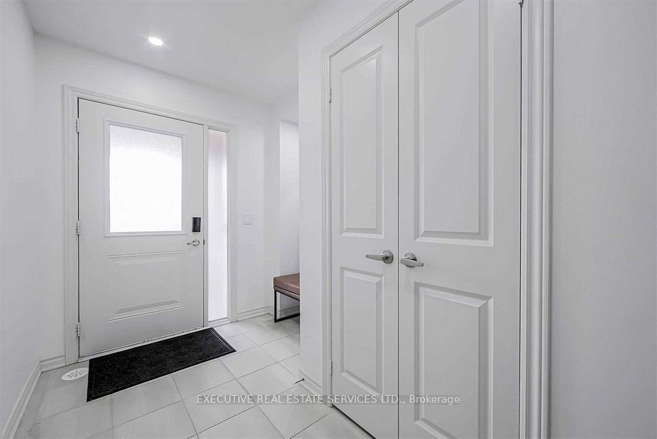 50 Edinburgh(BASEMENT) Drive 4, Brampton, ON L6Y 1N9 4