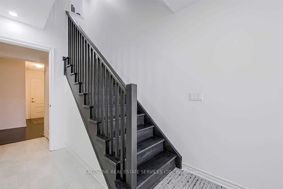 50 Edinburgh(BASEMENT) Drive 4, Brampton, ON L6Y 1N9 5
