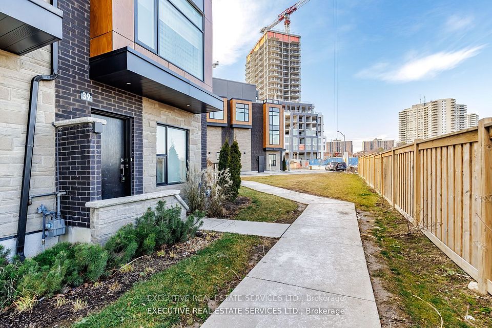 200 Malta Avenue 39, Brampton, ON L6Y 6H8 2