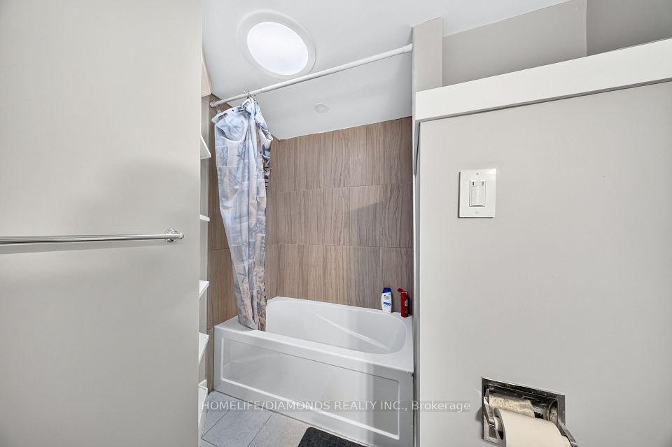 240 BARTLEY BULL Parkway, Brampton, ON L6W 2L1 12