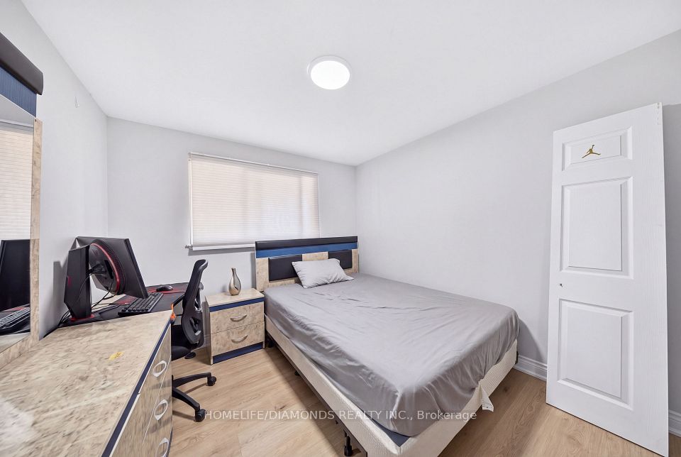 240 BARTLEY BULL Parkway, Brampton, ON L6W 2L1 9