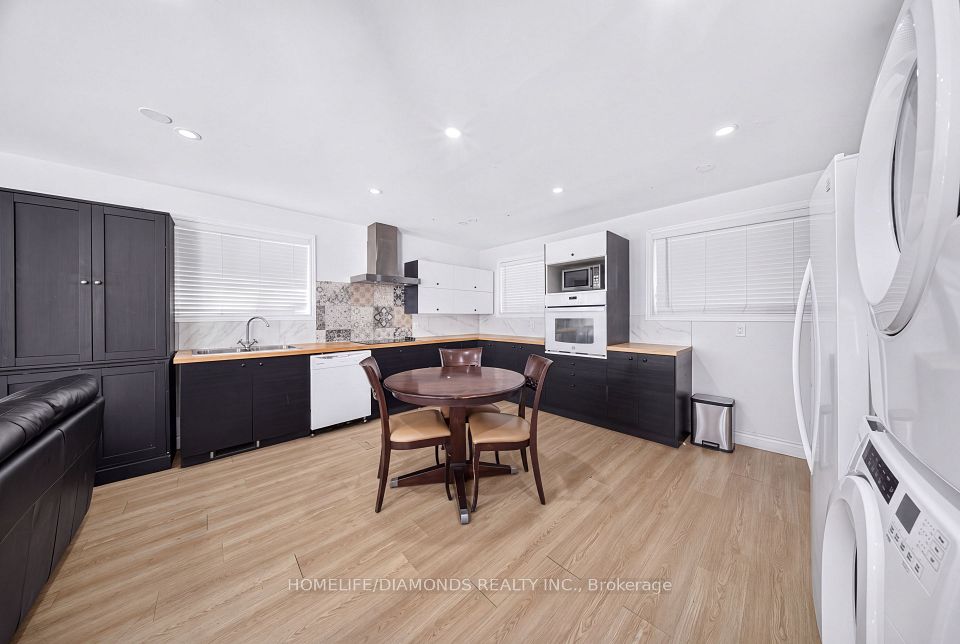 240 BARTLEY BULL Parkway, Brampton, ON L6W 2L1 5
