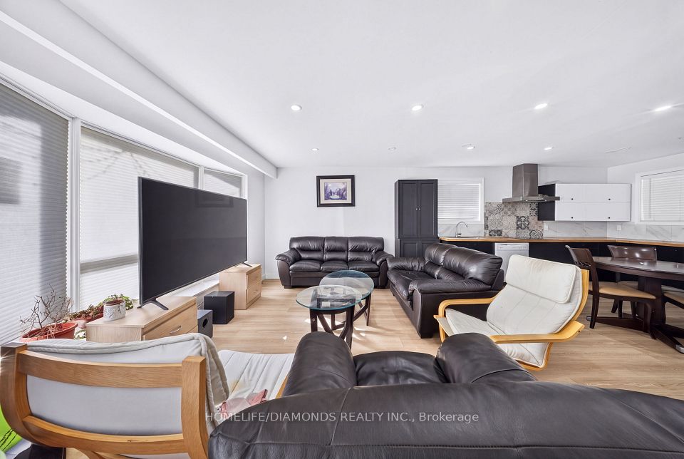 240 BARTLEY BULL Parkway, Brampton, ON L6W 2L1 3
