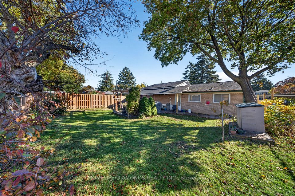 240 BARTLEY BULL Parkway, Brampton, ON L6W 2L1 17