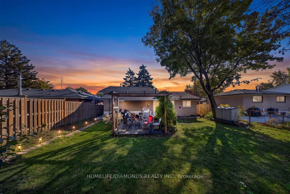 240 BARTLEY BULL Parkway, Brampton, ON L6W 2L1 18