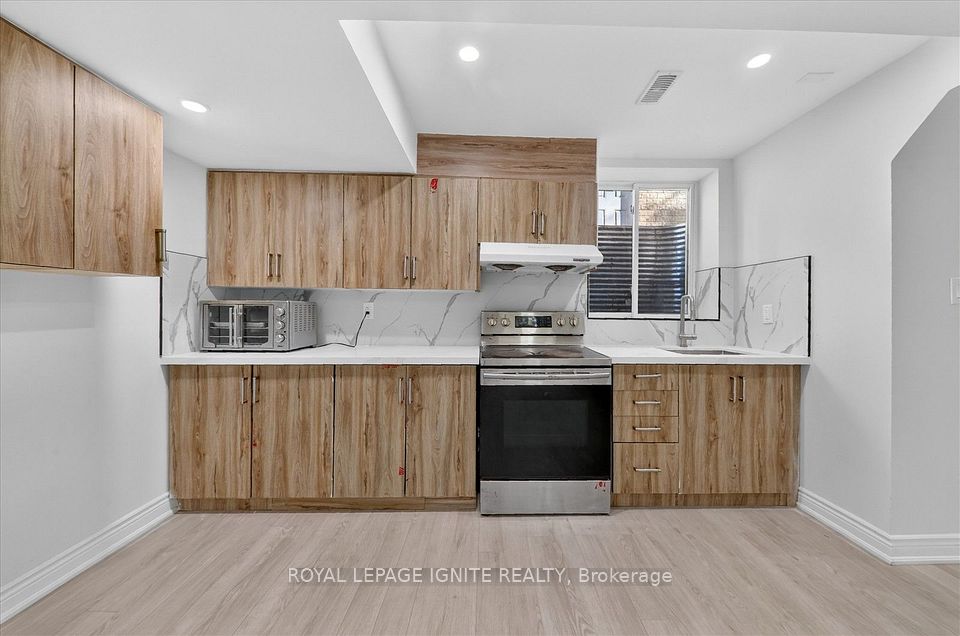 162 Cadillac Crescent Lower, Brampton, ON L7A 3B7 10