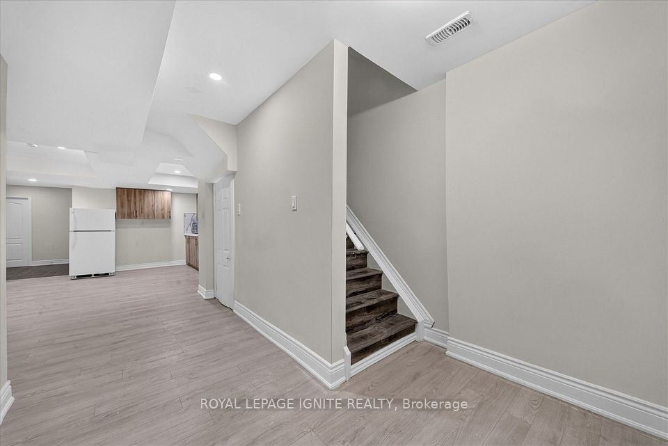 162 Cadillac Crescent Lower, Brampton, ON L7A 3B7 6