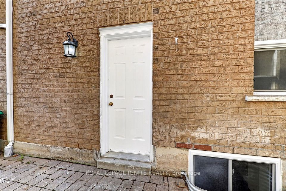162 Cadillac Crescent Lower, Brampton, ON L7A 3B7 4