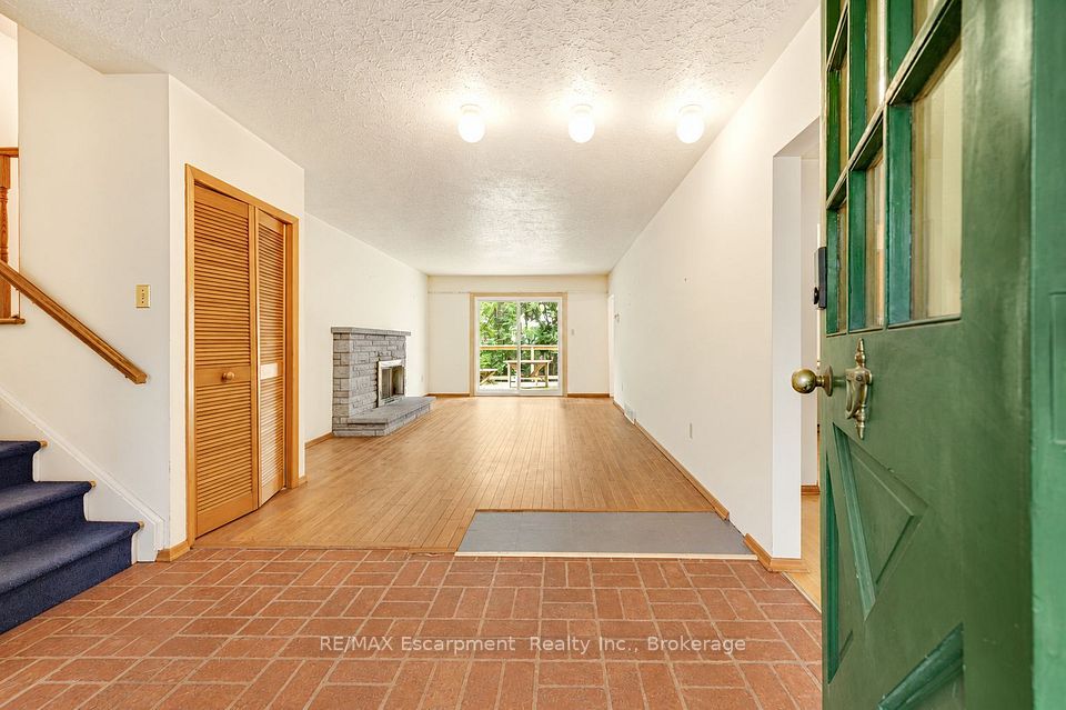 326 Walkers Line, Burlington, ON L7N 2C7 4