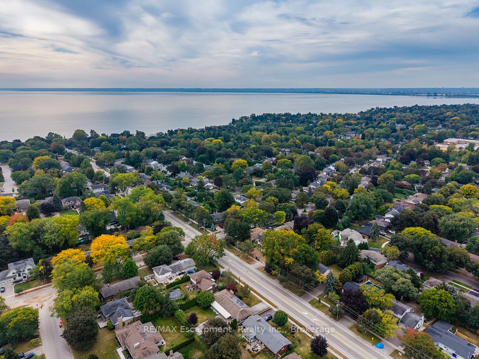 326 Walkers Line, Burlington, ON L7N 2C7 18