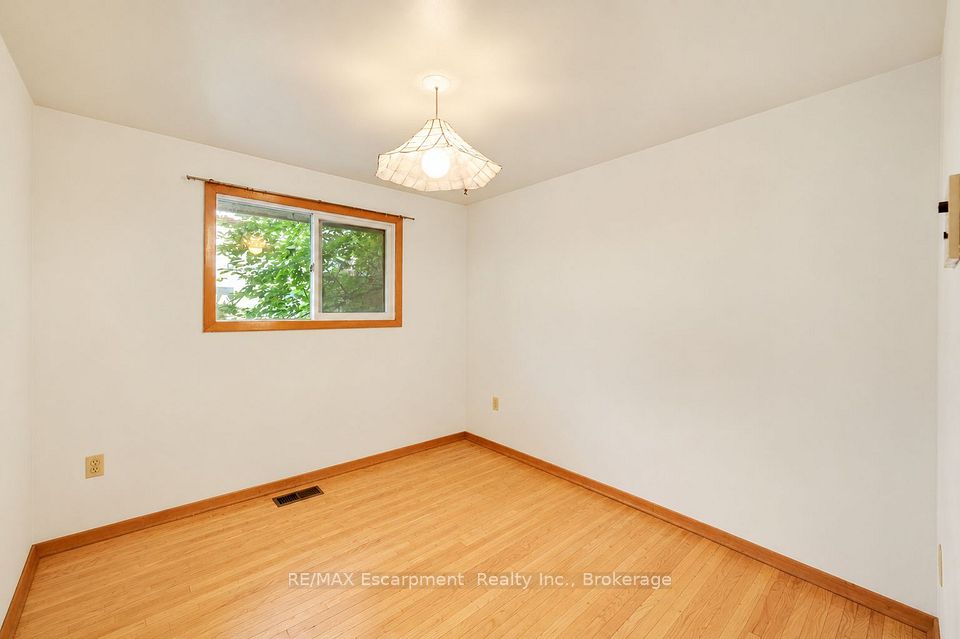326 Walkers Line, Burlington, ON L7N 2C7 11