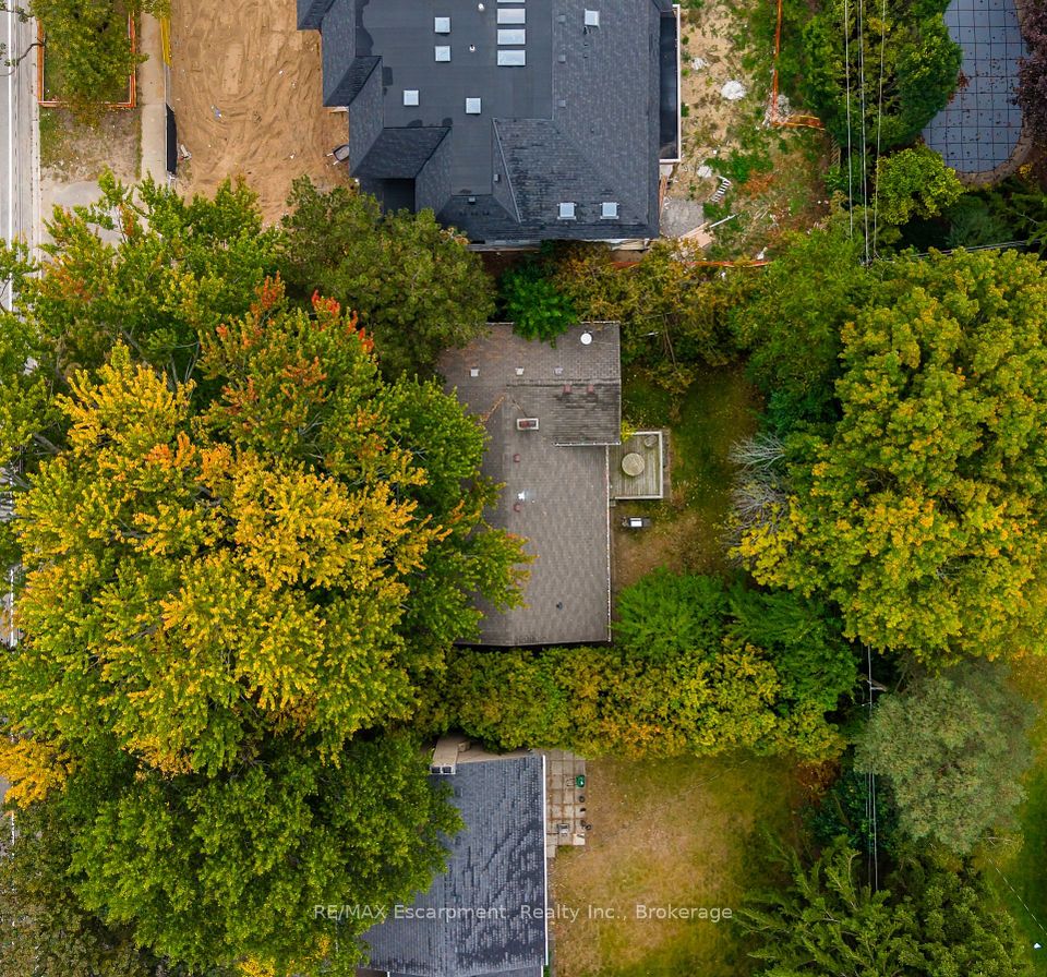 326 Walkers Line, Burlington, ON L7N 2C7 17