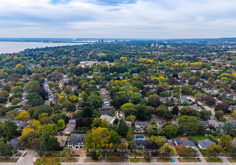 326 Walkers Line, Burlington, ON L7N 2C7 16