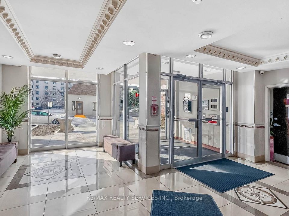 7405 Goreway Drive 619, Mississauga, ON L4T 0A3 2