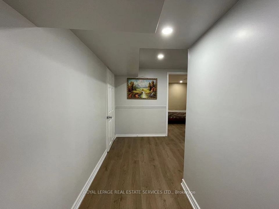 299 Rockcliffe Gardens Lower, Mississauga, ON L5R 1S1 8