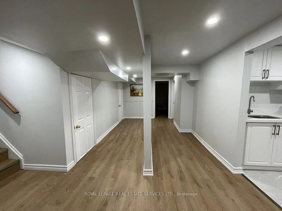 299 Rockcliffe Gardens Lower, Mississauga, ON L5R 1S1 6