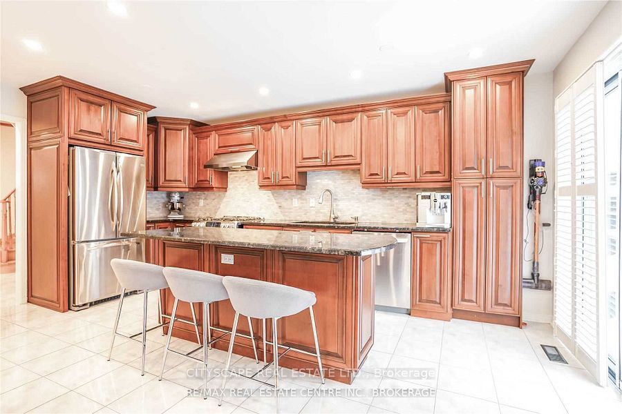 3968 Foxwood Avenue Upper, Mississauga, ON L5N 7V4 5