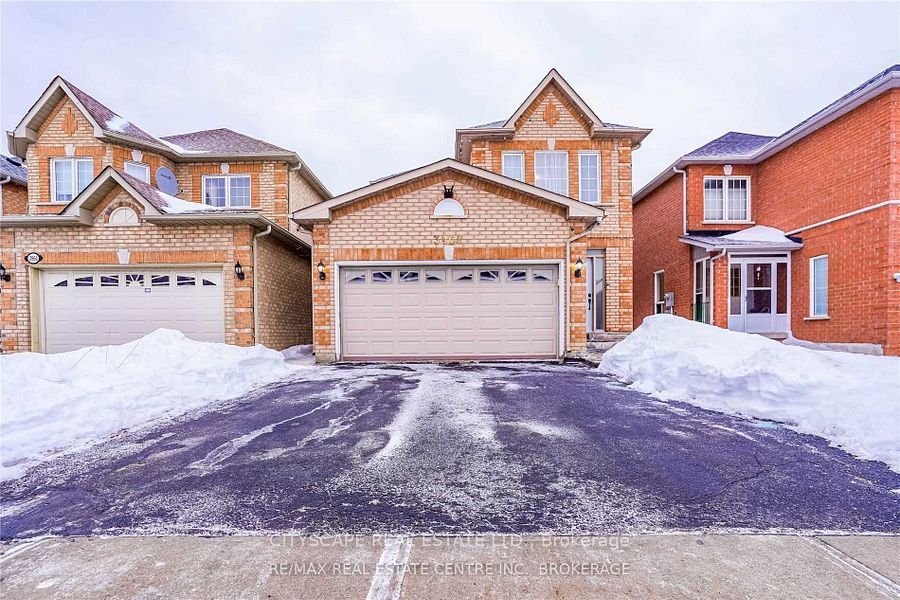 3968 Foxwood Avenue Upper, Mississauga, ON L5N 7V4 2