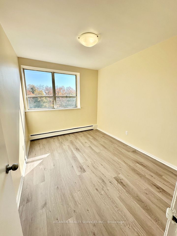 2445 Woodward Avenue 506, Burlington, ON L7R 1V3 5
