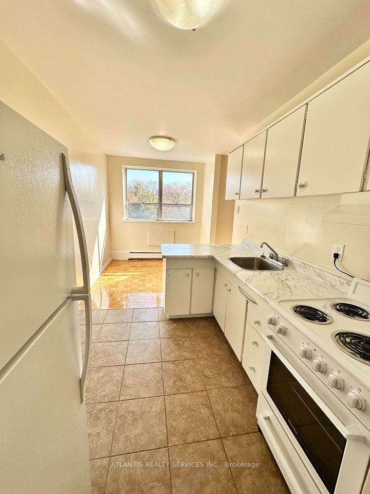 2445 Woodward Avenue 506, Burlington, ON L7R 1V3 2