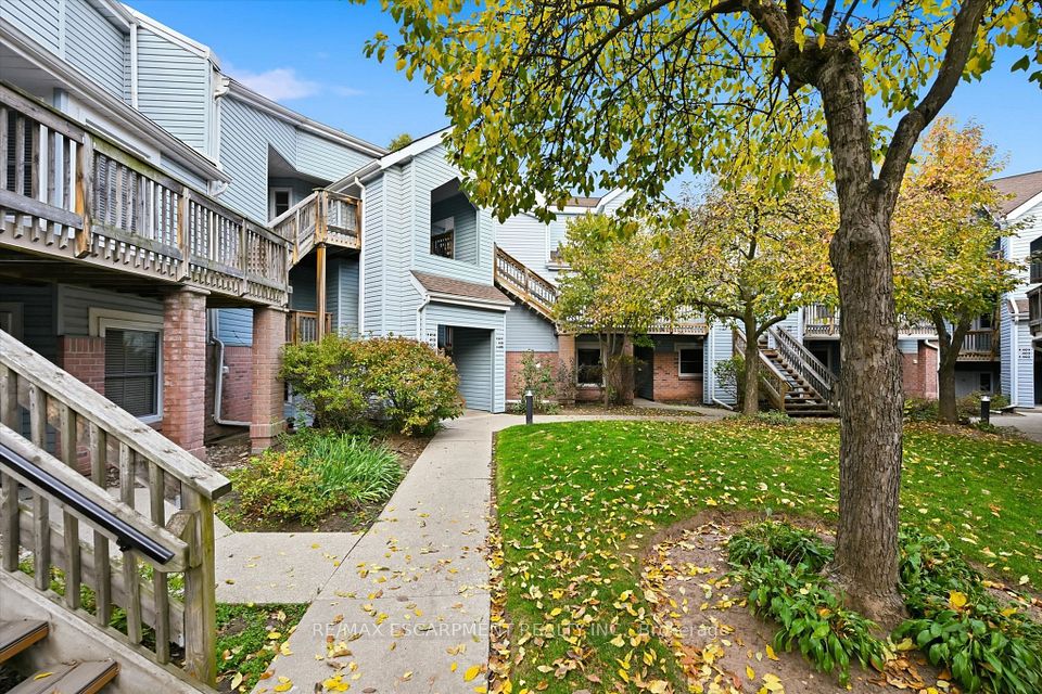 Common Element Condo at 1210 Thorpe Road 413, Burlington, ON L7S 2H1