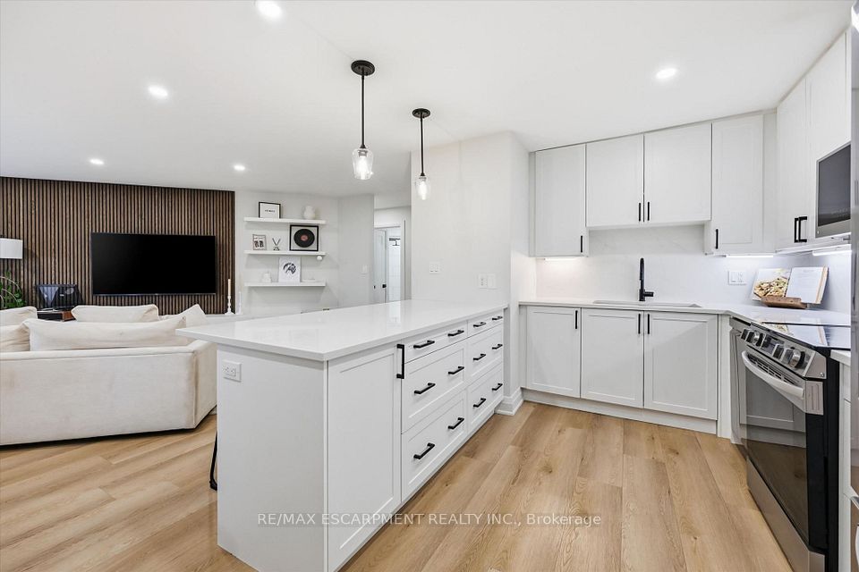1210 Thorpe Road 413, Burlington, ON L7S 2H1 10