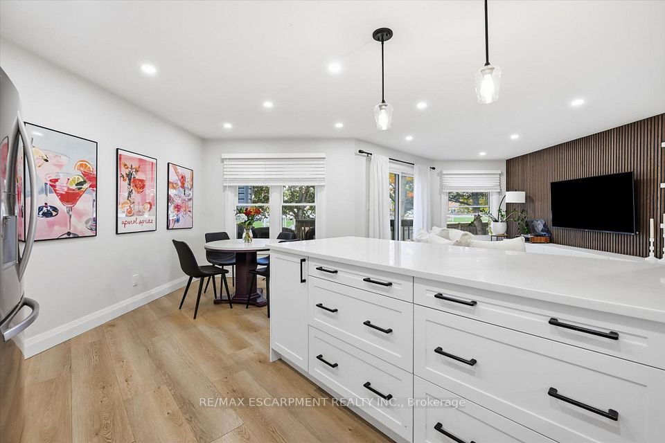1210 Thorpe Road 413, Burlington, ON L7S 2H1 11
