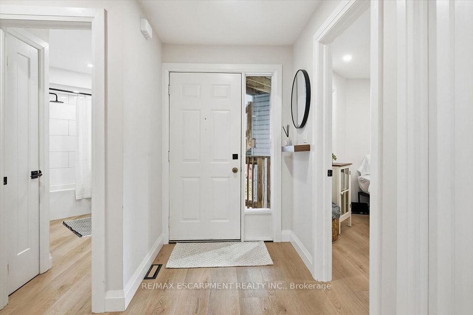 1210 Thorpe Road 413, Burlington, ON L7S 2H1 3