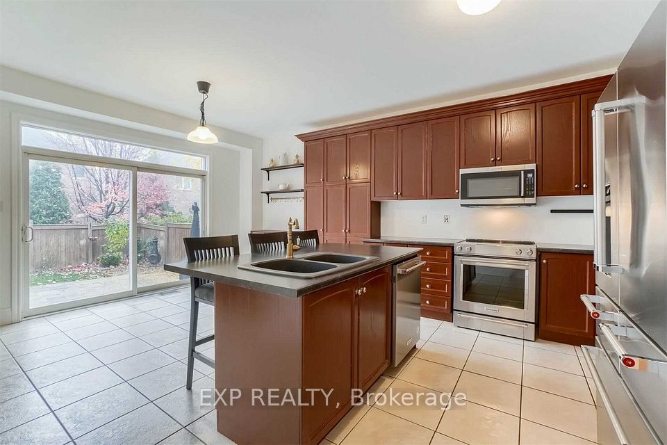 180 Spring Azure Crescent, Oakville, ON L5L 6T9 15