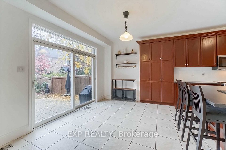 180 Spring Azure Crescent, Oakville, ON L5L 6T9 13
