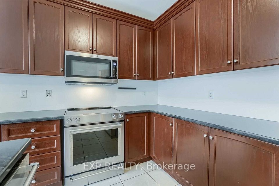 180 Spring Azure Crescent, Oakville, ON L5L 6T9 17
