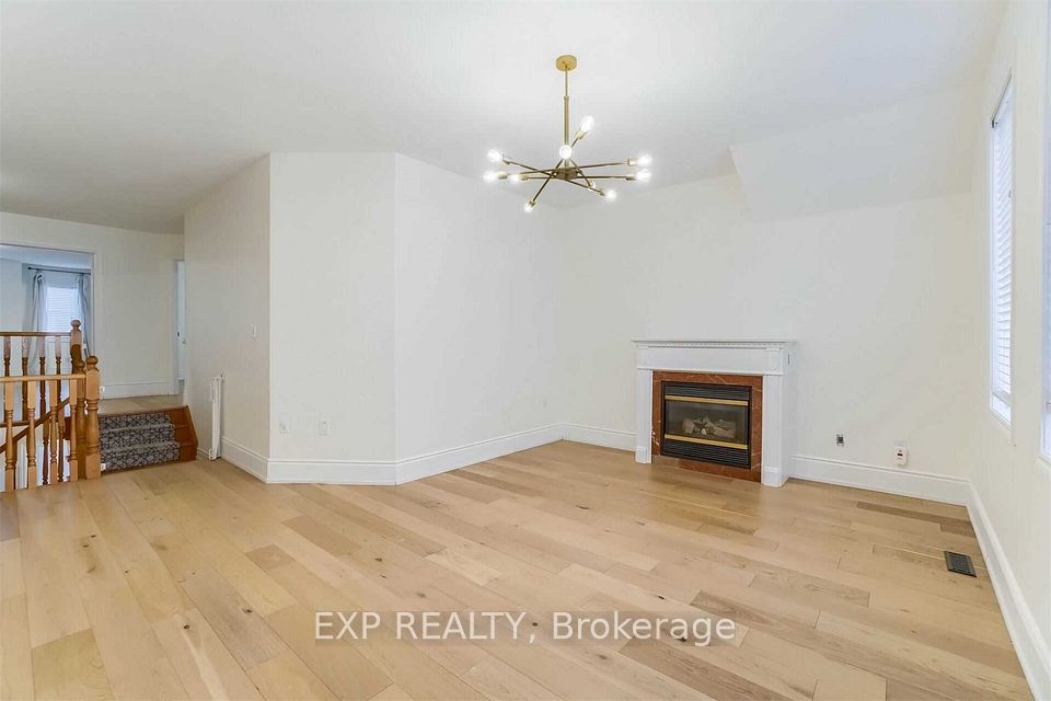 180 Spring Azure Crescent, Oakville, ON L5L 6T9 24