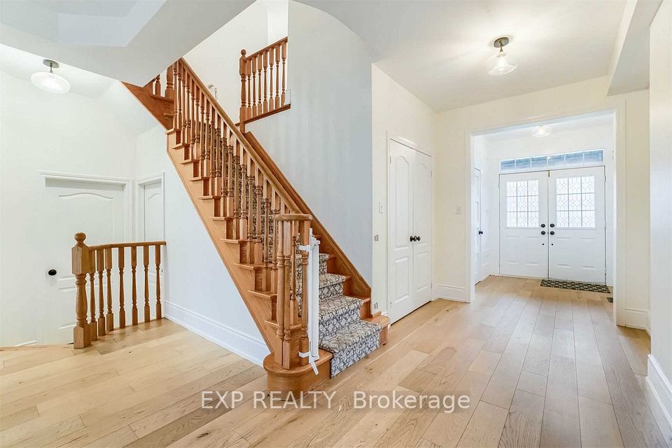180 Spring Azure Crescent, Oakville, ON L5L 6T9 23