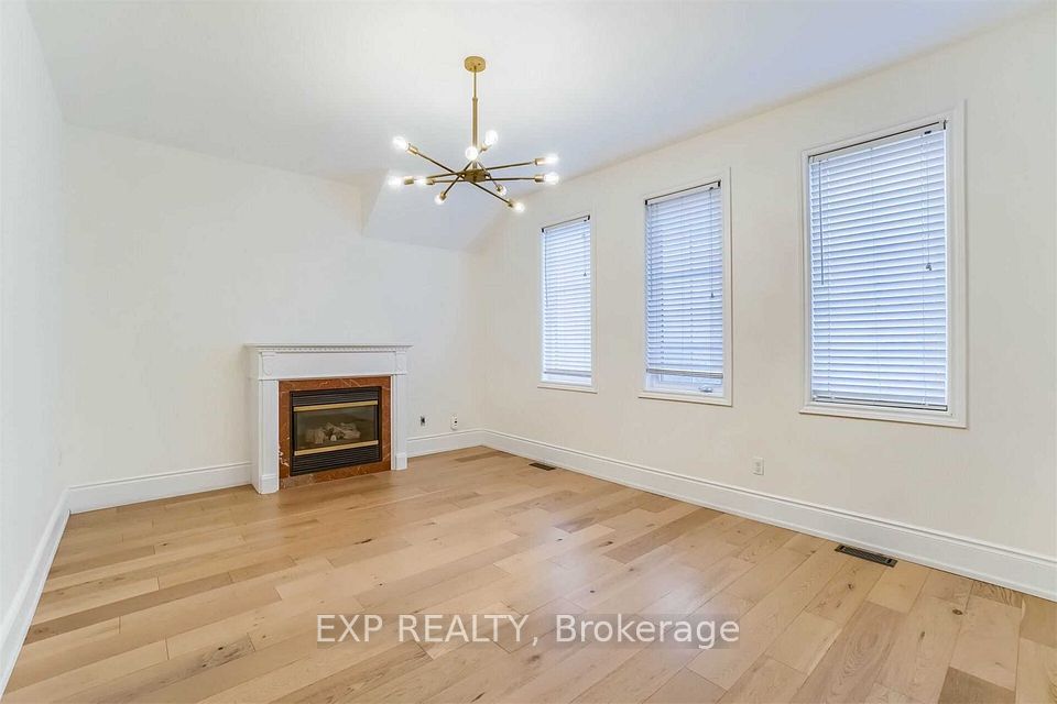 180 Spring Azure Crescent, Oakville, ON L5L 6T9 25