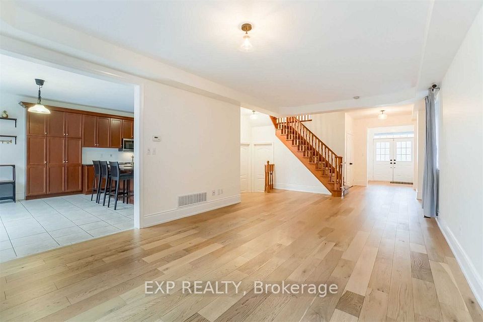 180 Spring Azure Crescent, Oakville, ON L5L 6T9 11