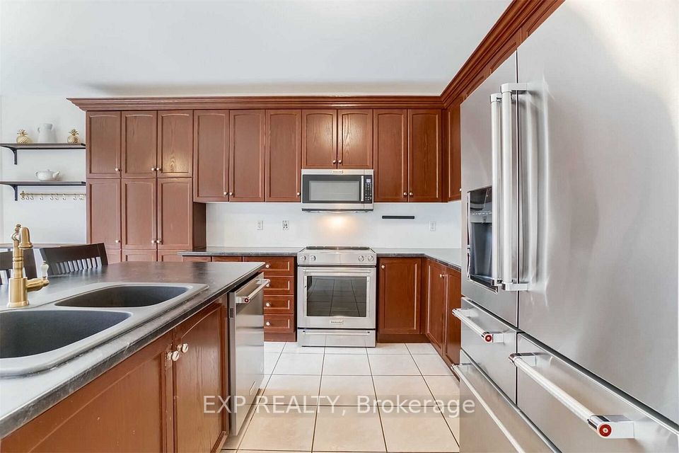 180 Spring Azure Crescent, Oakville, ON L5L 6T9 16