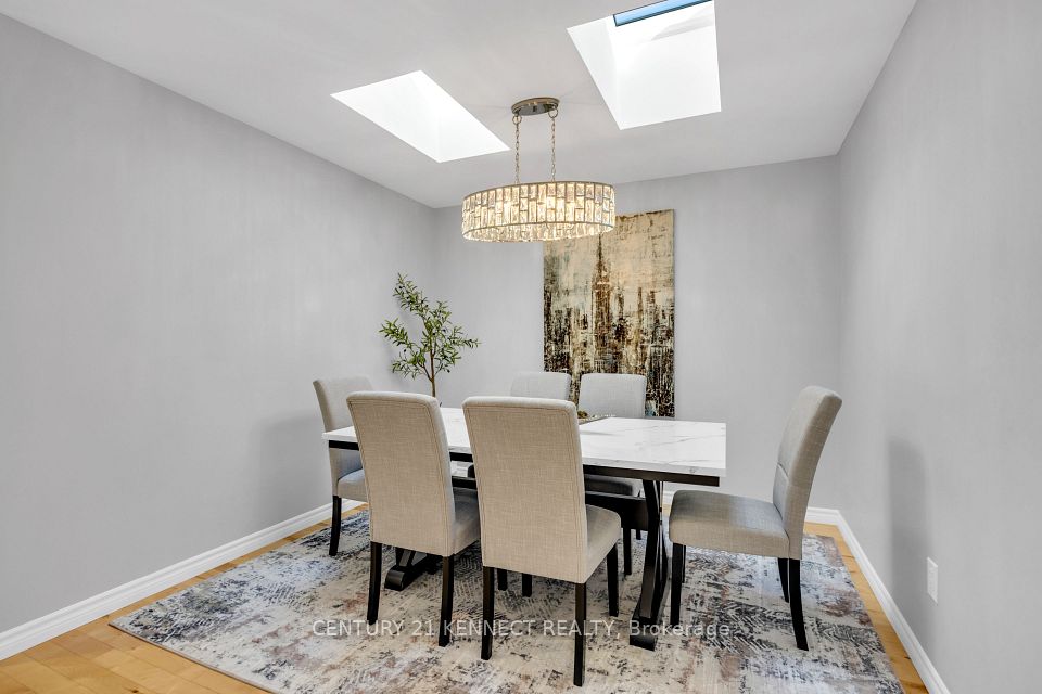 51 Vodden Street W, Brampton, ON L6X 2W6 5