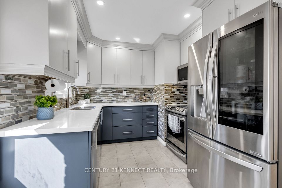 51 Vodden Street W, Brampton, ON L6X 2W6 6