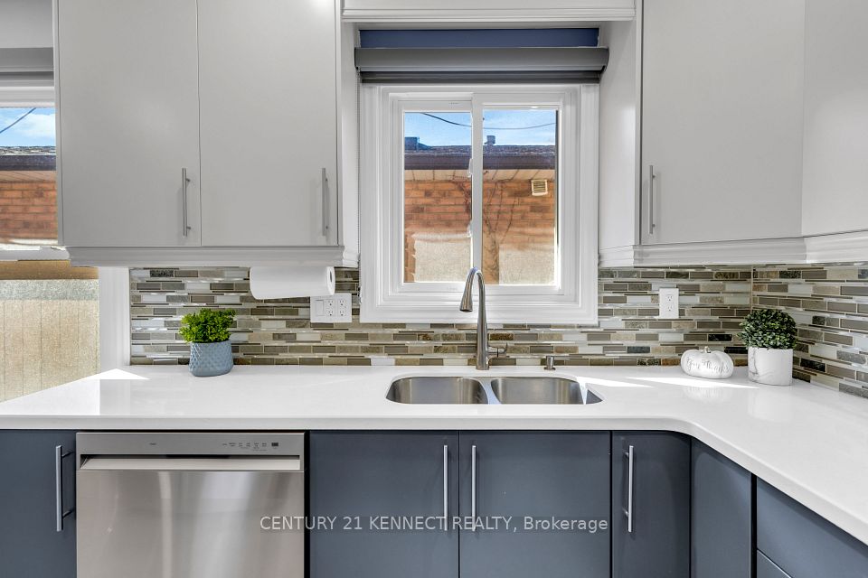 51 Vodden Street W, Brampton, ON L6X 2W6 7