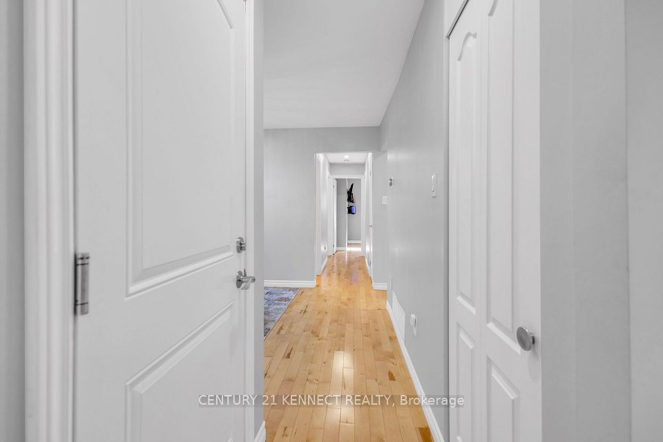 51 Vodden Street W, Brampton, ON L6X 2W6 4